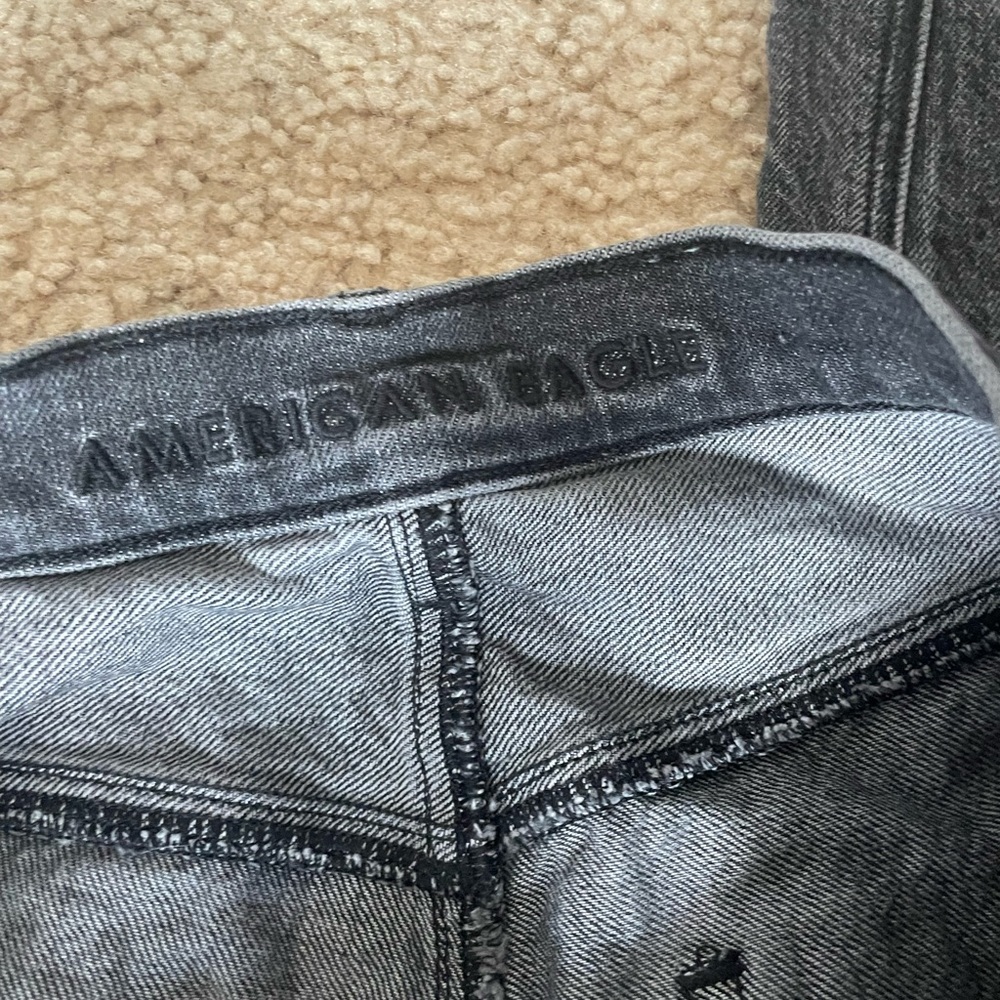 American Eagle High Rise Mom Jeans - Picture 2 of 5